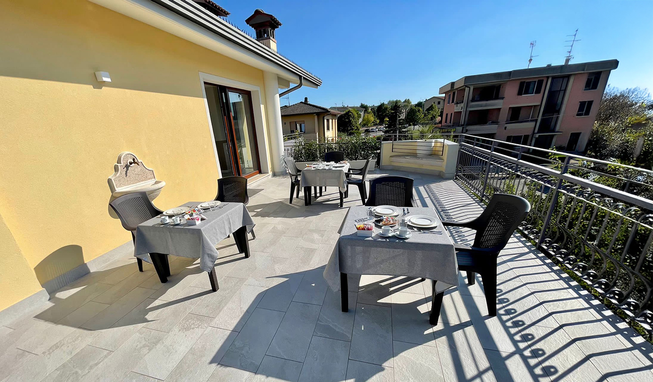 villa-elena-rooms-balcone